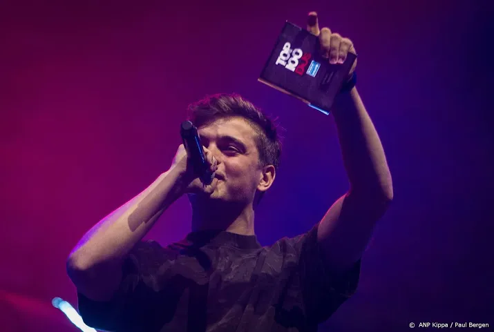 opnieuw pepperspray bij ade show martin garrix
