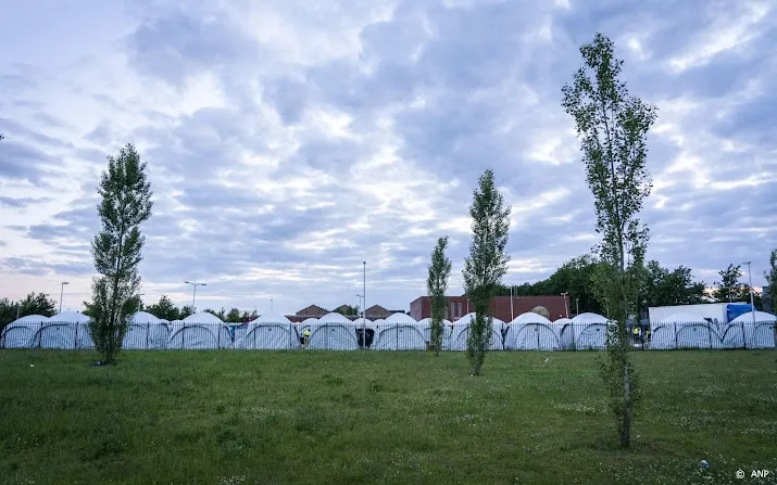 opnieuw te druk in ter apel 120 mensen slapen op stoelen