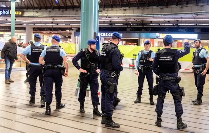 opnieuw twee syriegangers terug naar schiphol