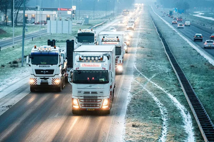 oppassen voor winterse buien