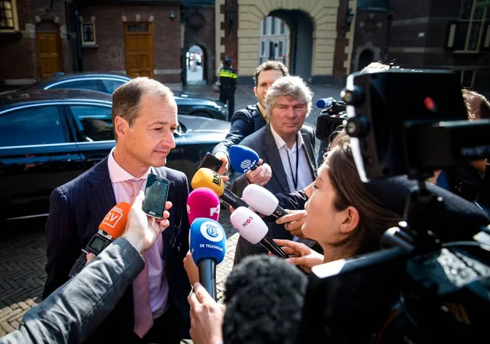oppositie boos over vertrek alders