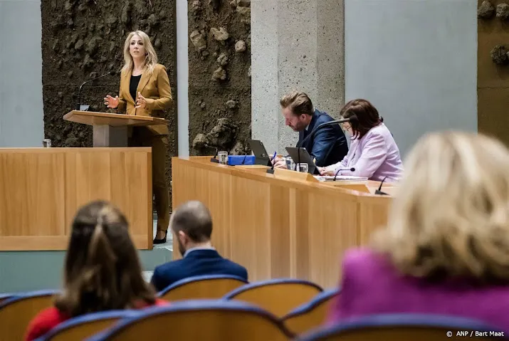 oppositie fel op kabinet en coalitie om falend ouderenbeleid
