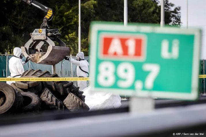 oprit a1 bij oldenzaal dicht door afval a50 weer open