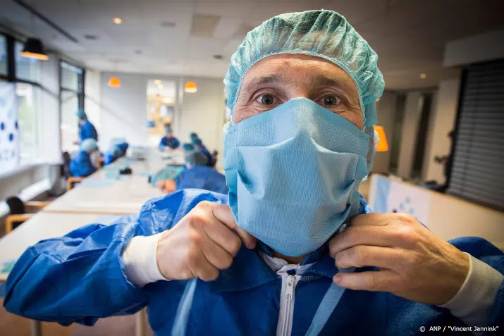 oproep aan artsen alleen zorg verlenen met juiste bescherming