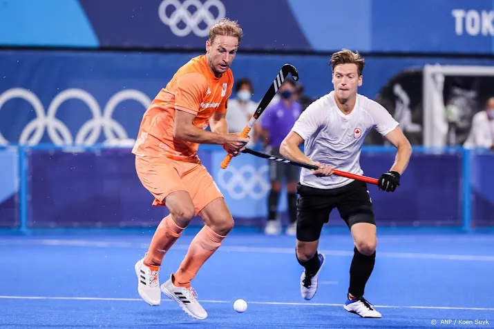 oranje aanvoerder bakker beeindigt hockeyloopbaan