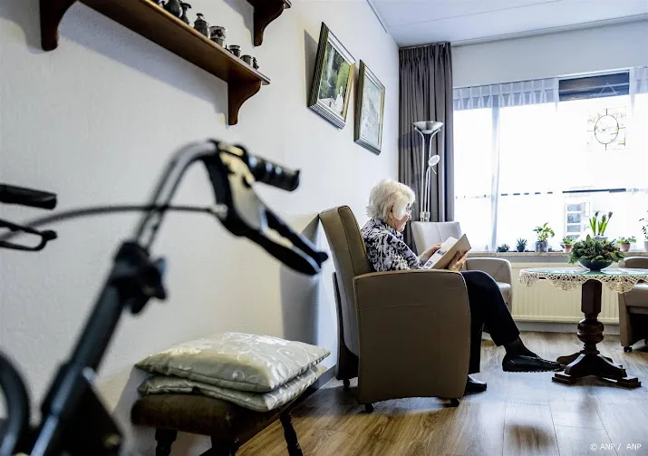 organisaties mantelzorgers steeds onmisbaarder in verpleeghuizen