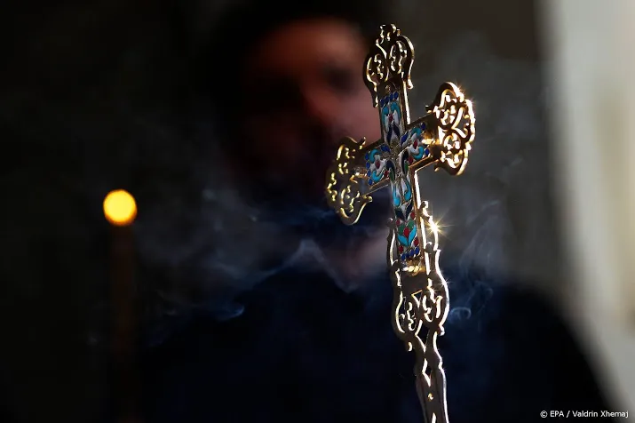 orthodoxe kerk wijkt uit naar klooster