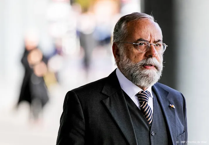 oscar hammerstein geen advocaat meer na klacht peter r de vries