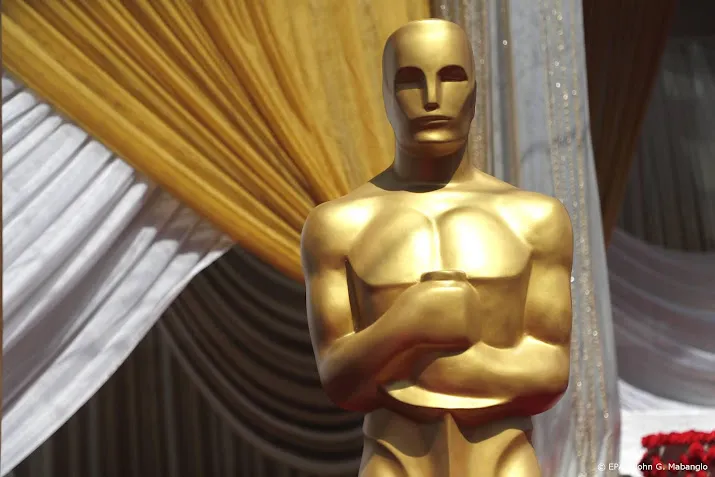 oscarwinnaar mike van diem maakt na dertig jaar weer tv serie