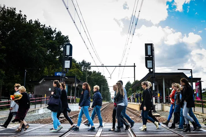 oss staat in weekeinde stil bij ongeluk