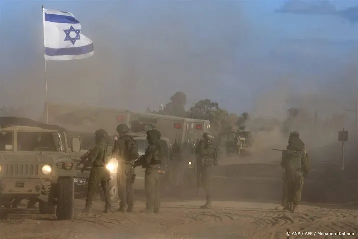 oud ambassadeurs roepen kabinet op om hardere lijn tegen israel