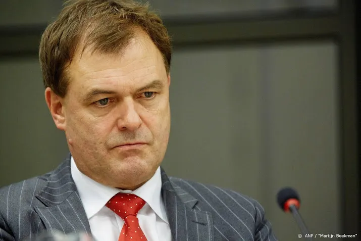 oud hoofdofficier van nimwegen naar rechter