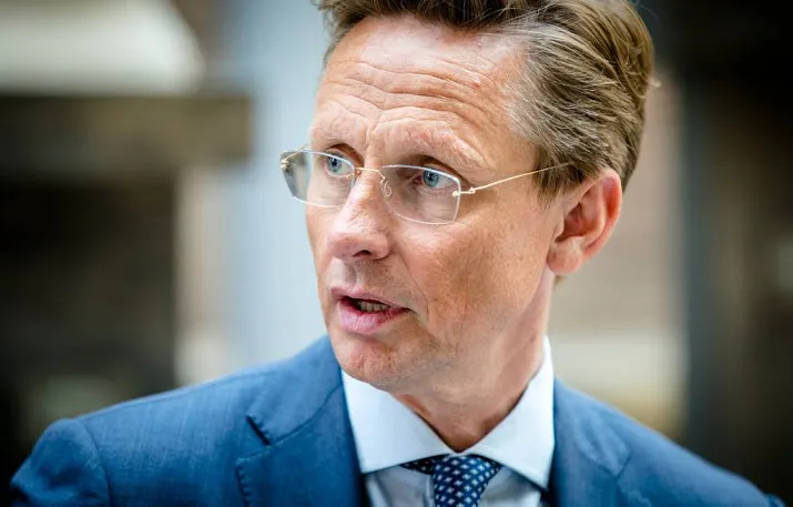 oud medewerkster vvd spreekt ten broeke tegen