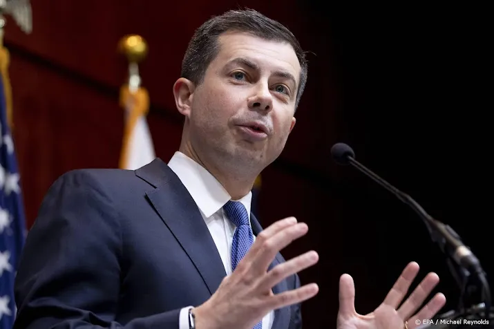 oud presidentskandidaat buttigieg namens biden naar invictus games