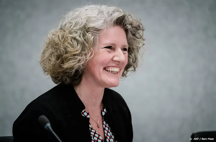oud staatssecretaris van der laan wordt toezichthouder schiphol