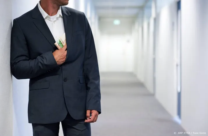 oud topman in zorg moet 2 miljoen terugbetalen