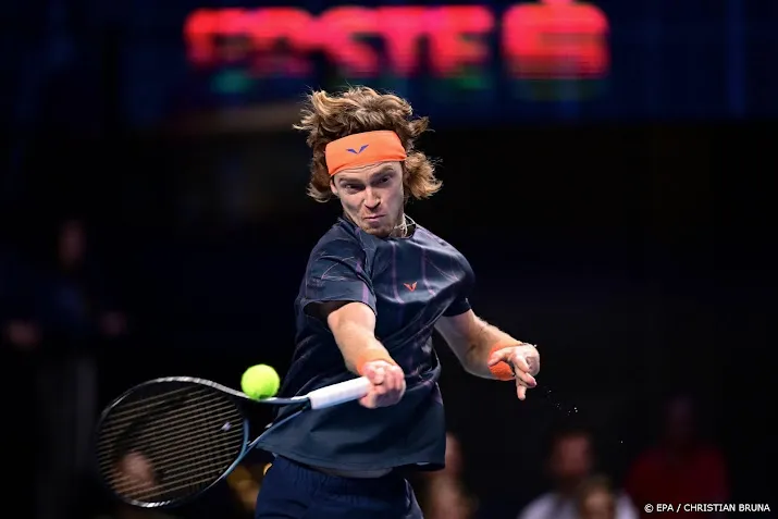 oud winnaar roeblev derde tennisser uit top 5 op abn amro open