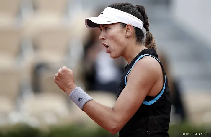 oud winnares muguruza naar derde ronde parijs
