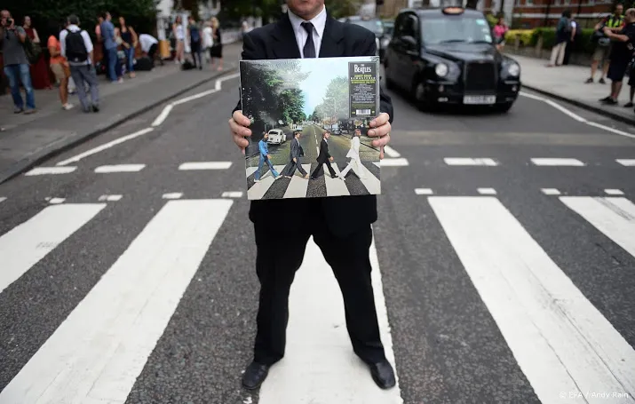 oude tijden herleven abbey road op nummer 1
