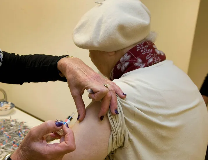 ouderen willen duidelijker communicatie over vaccinatiebeleid