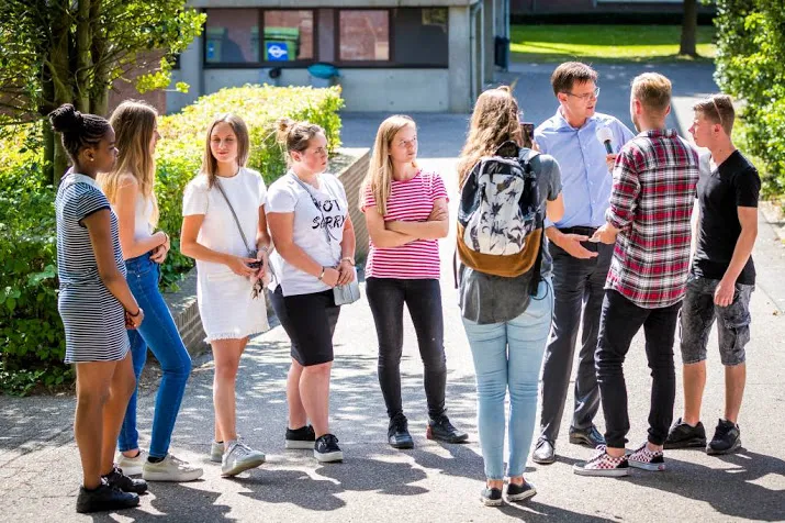 ouders en leerlingen gek van het wachten
