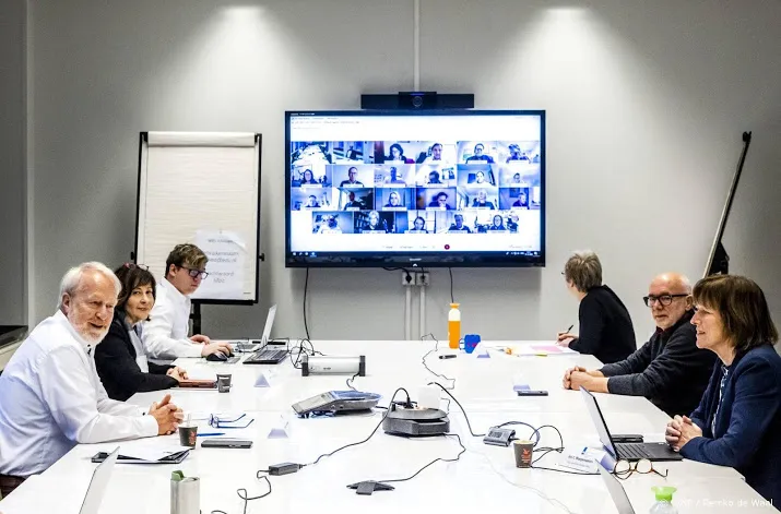 outbreak management team niet meer elke week bijeen