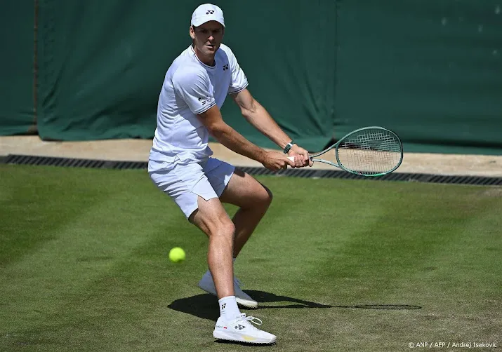 outsider hurkacz geeft op wimbledon op bij matchpoint tegen