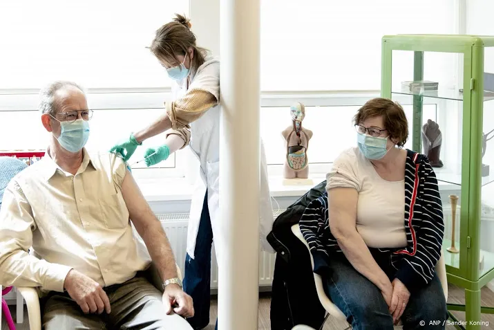 overgebleven vaccins naar ziekenhuis en teststraatmedewerkers