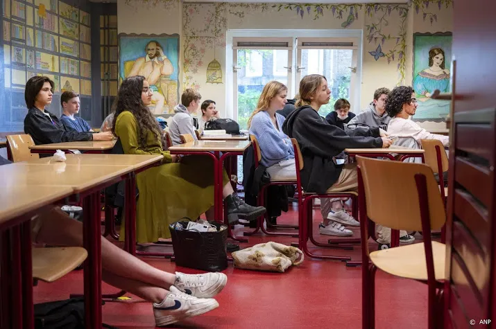 overgrote deel van middelbare scholen is of gaat volledig open