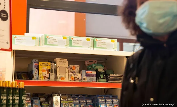 overheid heft tijdelijk geen btw op mondkapjes