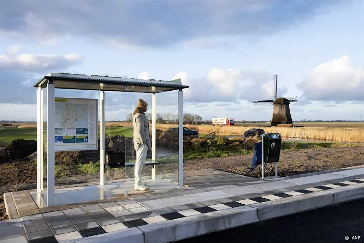 overlast voor reizigers door staking veel stadsbussen rijden wel