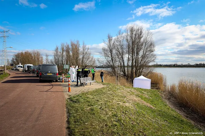 overleden baby in water lekkerkerk is meisje