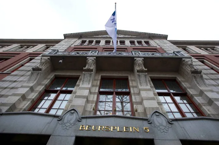 overnames zorgen voor reuring op damrak