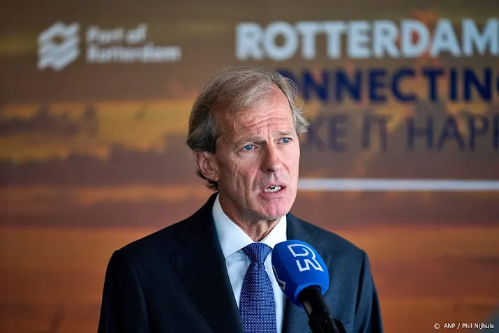 overslag haven rotterdam daalt licht in eerste kwartaal