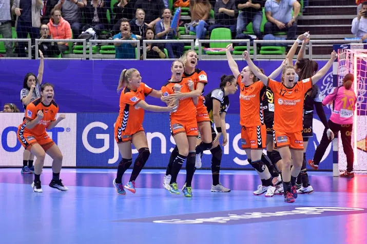 overtuigende zege handbalsters op kroatie