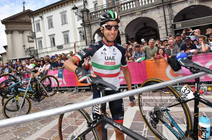 oververmoeide aru laat tour schieten