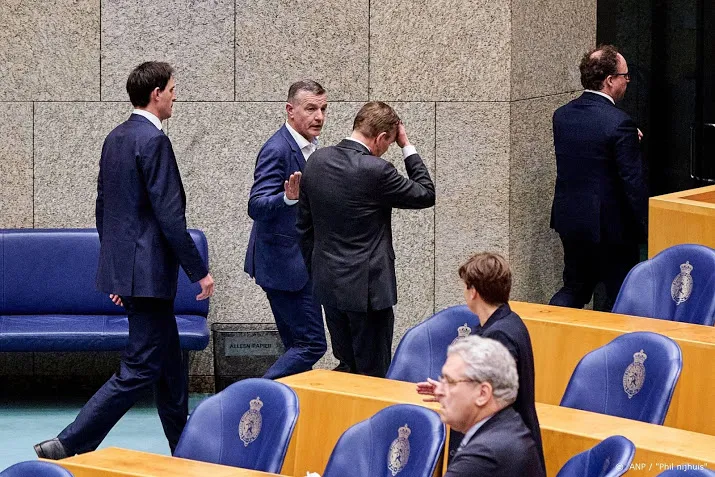 oververmoeide coronaminister bruins stapt op