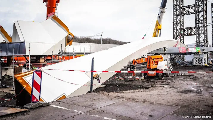 ovv start onderzoek naar ongeluk met brug in aanbouw bij lochem