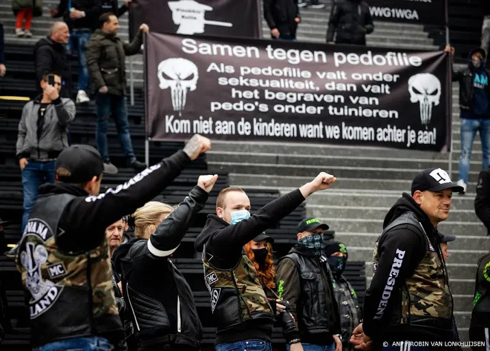 paar honderd demonstreren tegen pedofilie in utrecht