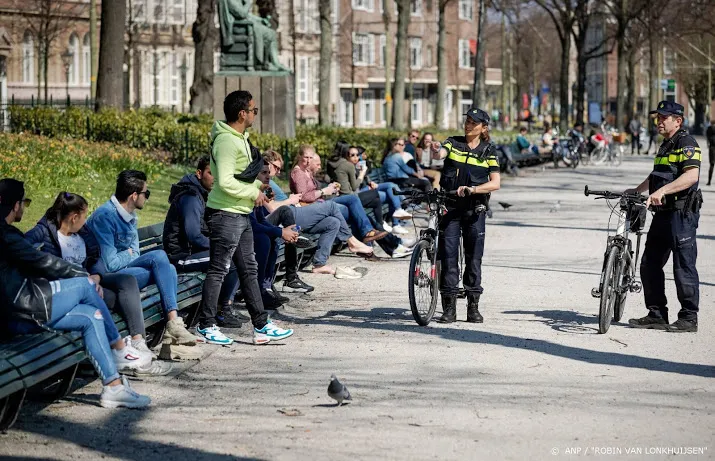 paas en meivakanties worden massaal geannuleerd