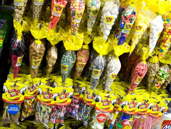 pak snoepreclame voor kinderen aan