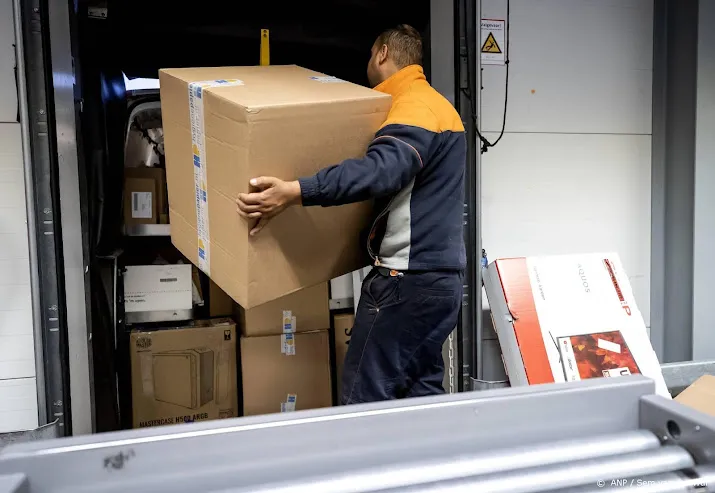 pakjes komen soms later aan door drukte bij bezorgers