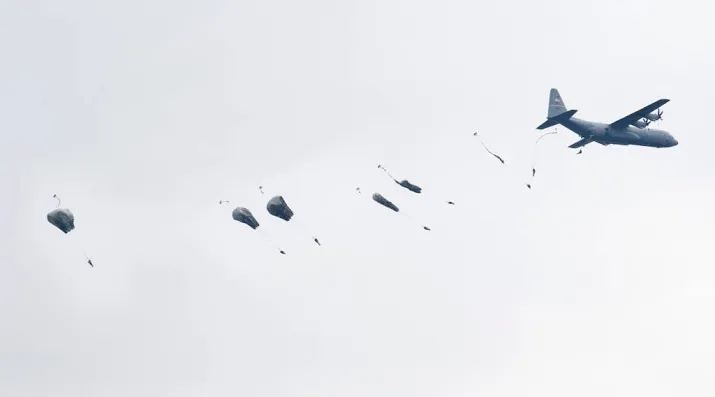 parachutisten geland op ginkelse heide ede