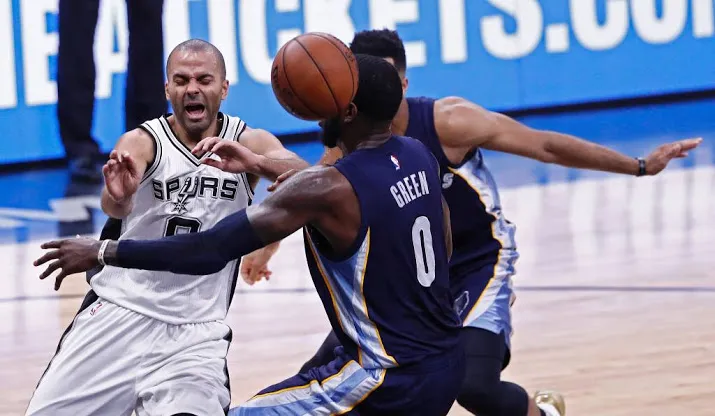 parker viert rentree in nba met overwinning