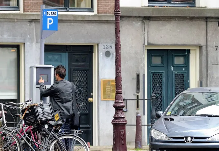 parkeren centrum amsterdam per april duurder