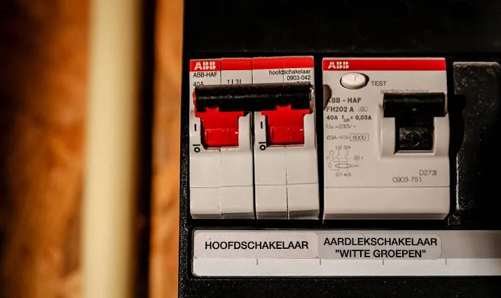 particulieren verbruiken minder elektriciteit