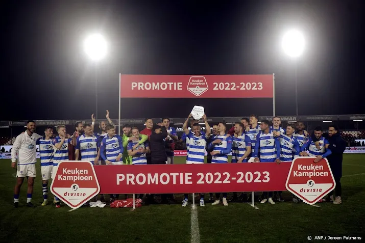 pec zwolle gehuldigd voor promotie naar eredivisie