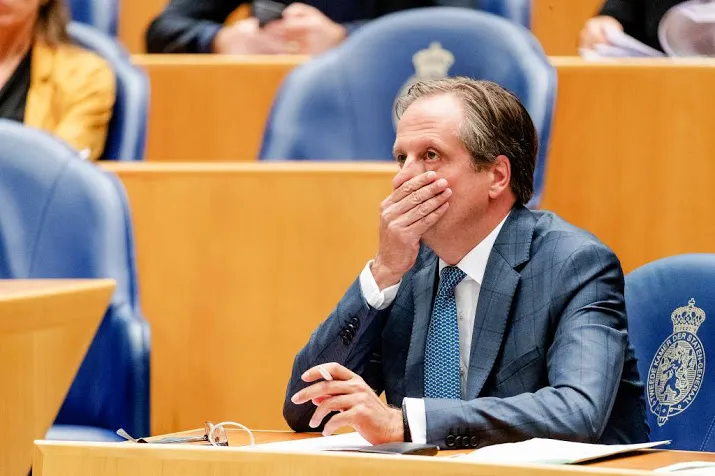 pechtold herkent geschetste beelden ex niet
