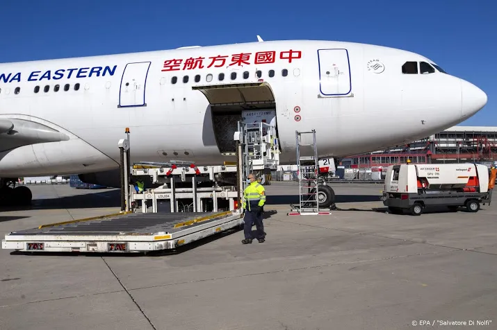 peking hekelt amerikaanse beperkingen aan luchtvaartbedrijven