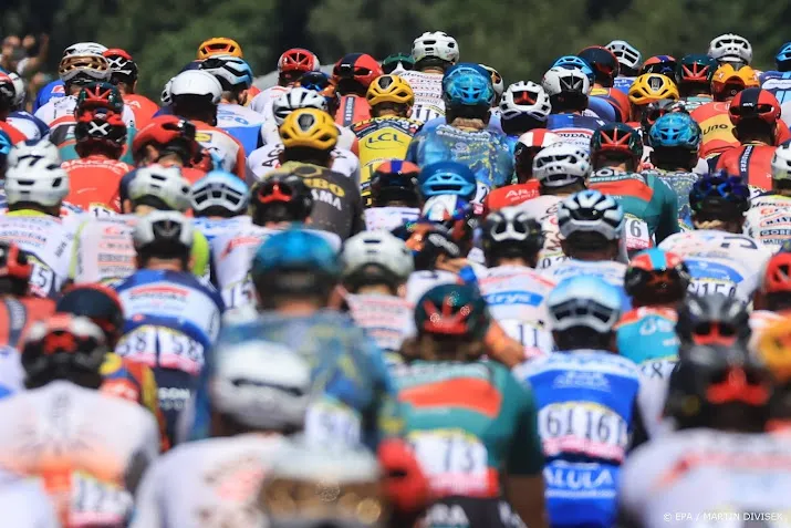 peloton op weg in negentiende etappe met kansen voor aanvallers